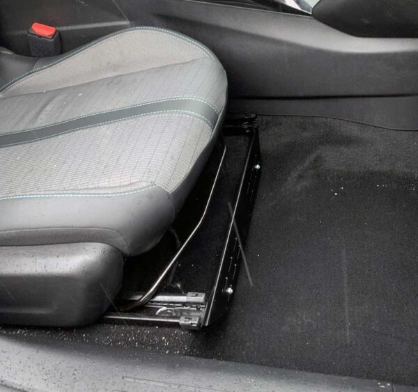 Peugeot 208 fire extinguisher mount