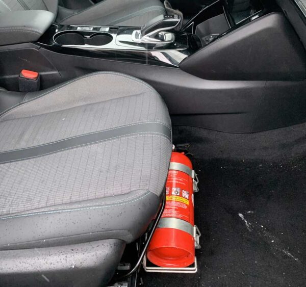 peugeot 208 fire extinguisher mount 04